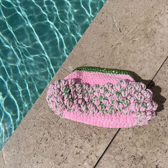 Vacation Purse Pink Green Knit Metallic Clutch Bag - Picture 2 of 7